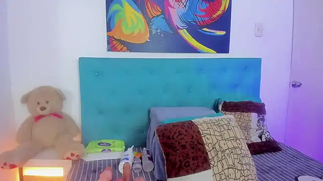 neferet opal online show from 10/04/25, 02:09