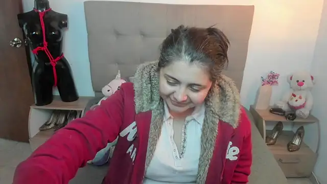 TifanyAmazinng online show from 11/11/25, 12:27