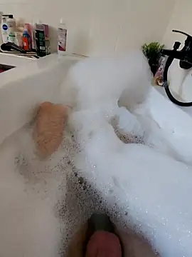 Snapshot of lubos950 chatting on 04/05/26, 01:41 lubos950 online show from 04/05/26, 01:41