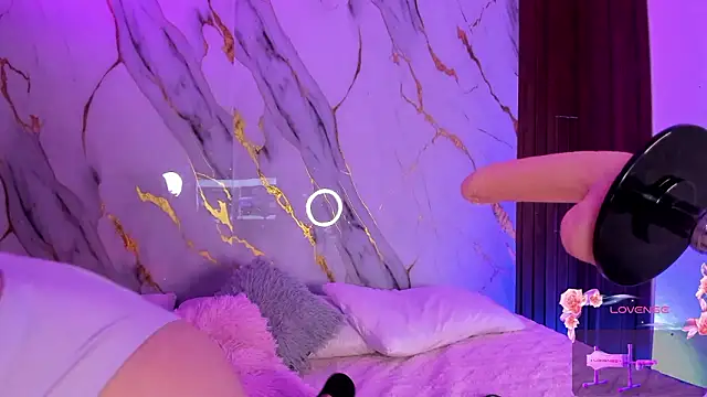 Snapshot of alicecute77 chatting on 02/08/26, 02:26 alicecute77 online show from 02/08/26, 02:26