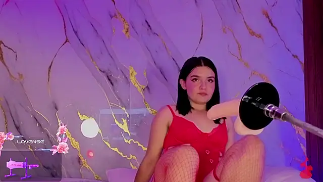 Snapshot of alicecute77 chatting on 02/13/26, 02:40 alicecute77 online show from 02/13/26, 02:40