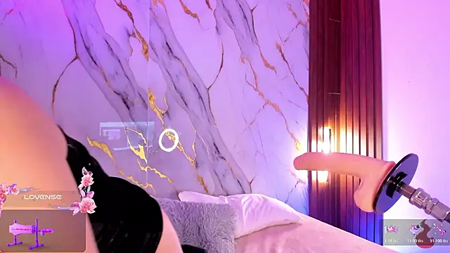 Snapshot of alicecute77 chatting on 02/19/26, 02:29 alicecute77 online show from 02/19/26, 02:29