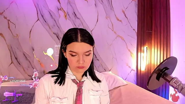 Snapshot of alicecute77 chatting on 02/20/26, 02:19 alicecute77 online show from 02/20/26, 02:19