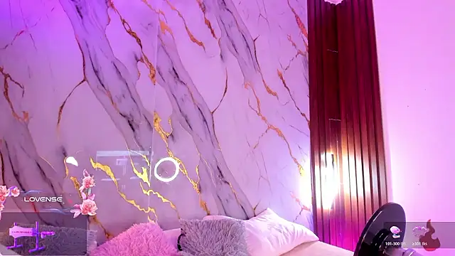 Snapshot of alicecute77 chatting on 02/25/26, 02:21 alicecute77 online show from 02/25/26, 02:21