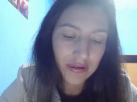 Snapshot of SarahFriendly chatting on 04/23/26, 01:29 SarahFriendly online show from 04/23/26, 01:29