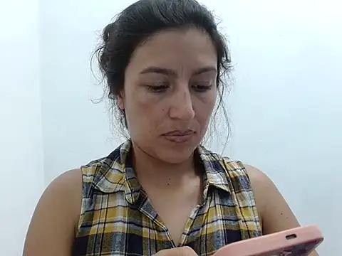 Snapshot of SarahFriendly chatting on 05/03/26, 10:05 SarahFriendly online show from 05/03/26, 10:05