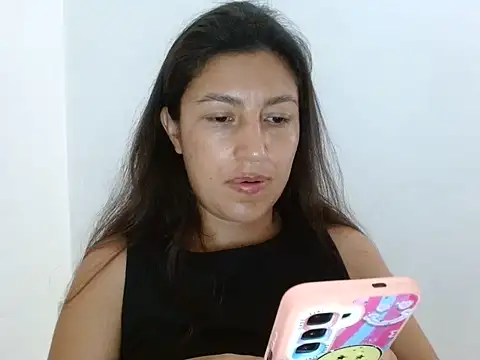 Snapshot of SarahFriendly chatting on 05/27/26, 01:52 SarahFriendly online show from 05/27/26, 01:52