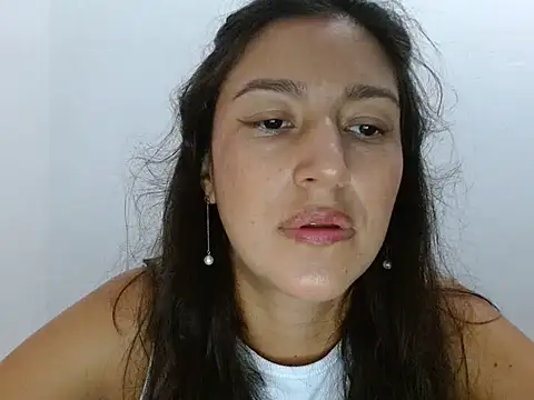 SarahFriendly online show from 06/20/26, 04:32