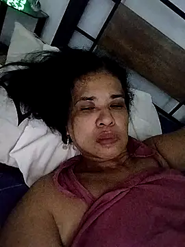 Snapshot of Prettysweetmum chatting on 09/21/25, 09:27 Prettysweetmum online show from 09/21/25, 09:27