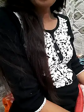 Aarti-kumri online show from 11/09/25, 02:48