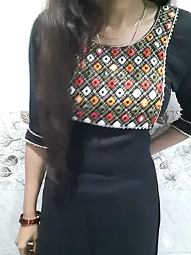 Aarti-kumri online show from 02/11/26, 06:46