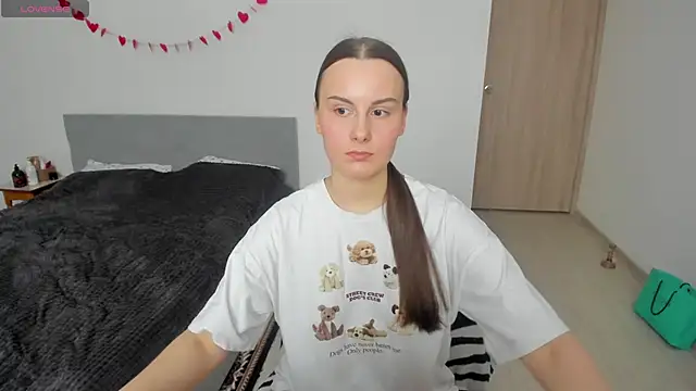 Kelly Cartier online show from 02/17/26, 12:01