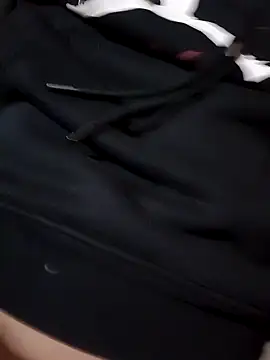 Snapshot of Fvrxxo19cm chatting on 10/13/25, 02:39 Fvrxxo19cm online show from 10/13/25, 02:39