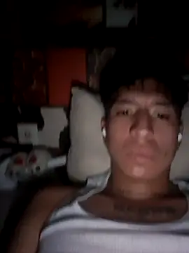 Snapshot of Fvrxxo19cm chatting on 10/15/25, 09:53 Fvrxxo19cm online show from 10/15/25, 09:53