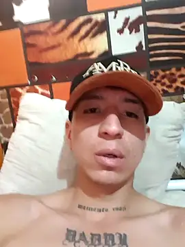 Snapshot of Fvrxxo19cm chatting on 10/17/25, 03:14 Fvrxxo19cm online show from 10/17/25, 03:14