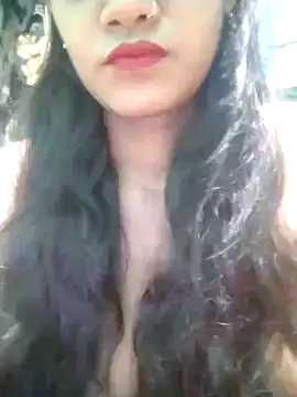 Snapshot of BerryOnFire chatting on 10/25/25, 08:33 BerryOnFire online show from 10/25/25, 08:33