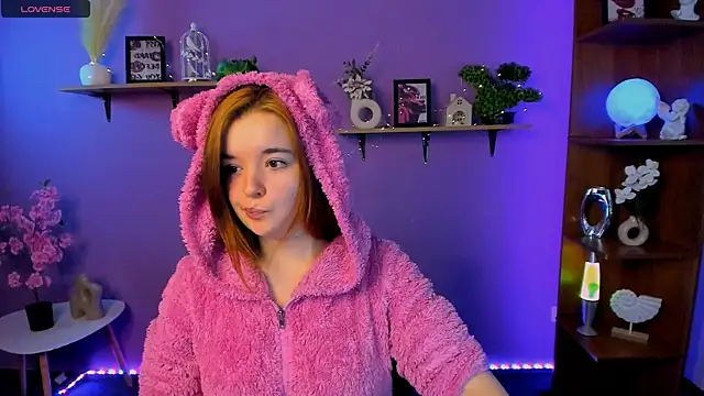 nika-still online show from 04/04/26, 07:39