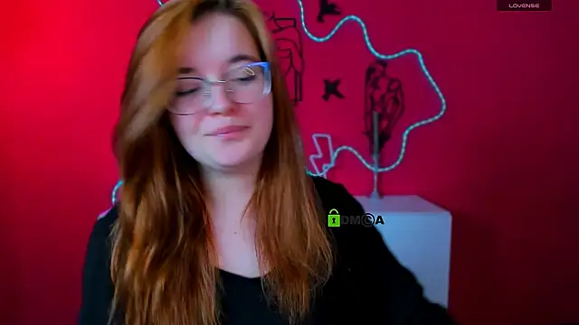 nika-still online show from 04/10/26, 03:17