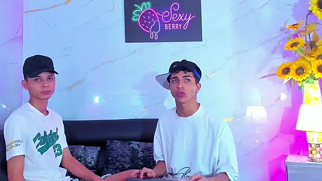 The boys at online show from 09/12/25, 04:23