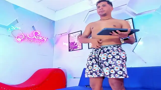 The boys at online show from 10/03/25, 06:16