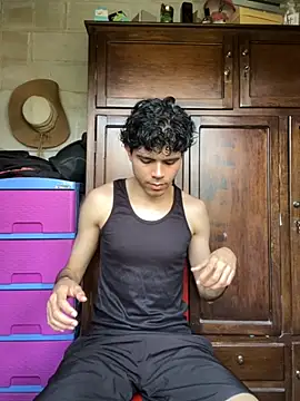 Axel-Mejia online show from 10/19/25, 05:46