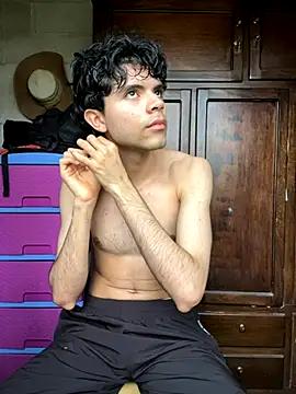 Axel-Mejia online show from 10/28/25, 12:52