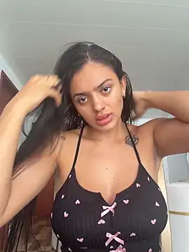 Snapshot of AnaaFaith_ chatting on 04/19/26, 04:39 AnaaFaith online show from 04/19/26, 04:39