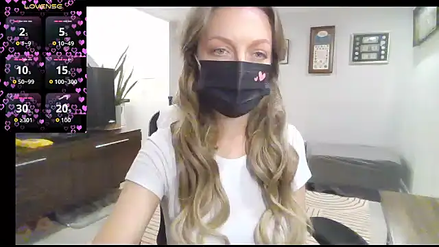 Snapshot of Magical_Milf_MelissaXX chatting on 09/29/25, 12:54 Magical Milf MelissaXX online show from 09/29/25, 12:54