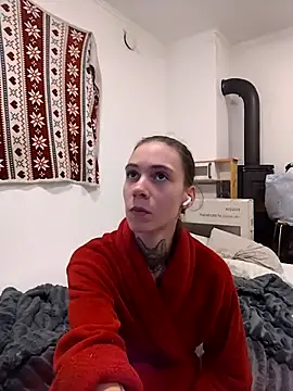 HoneySquirrel online show from 10/18/25, 07:14