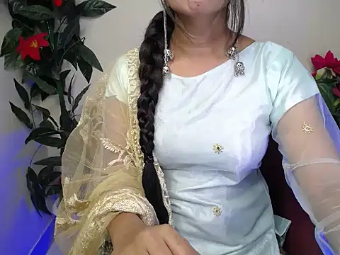 Little queenn online show from 09/11/25, 01:11