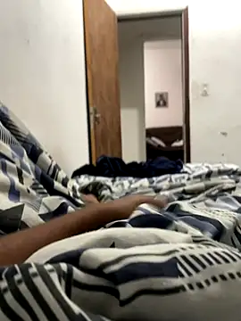 Snapshot of Kaua11225 chatting on 10/30/25, 12:01 Kaua11225 online show from 10/30/25, 12:01