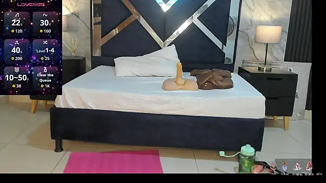 VanessaHard as online show from 12/17/25, 07:53