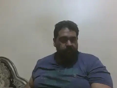 Snapshot of elpoop7305 chatting on 02/11/26, 09:42 elpoop7305 online show from 02/11/26, 09:42