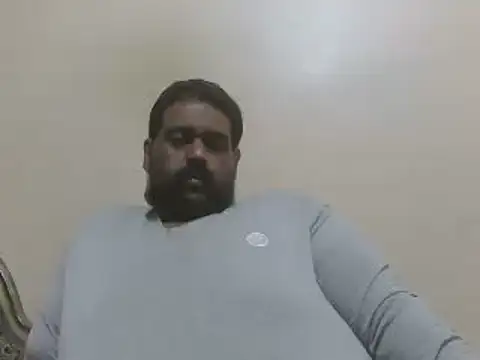 Snapshot of elpoop7305 chatting on 02/12/26, 10:32 elpoop7305 online show from 02/12/26, 10:32