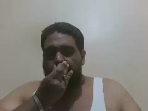 Snapshot of elpoop7305 chatting on 02/13/26, 10:06 elpoop7305 online show from 02/13/26, 10:06