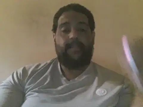 Snapshot of elpoop7305 chatting on 02/14/26, 11:07 elpoop7305 online show from 02/14/26, 11:07