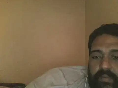 Snapshot of elpoop7305 chatting on 03/15/26, 08:42 elpoop7305 online show from 03/15/26, 08:42