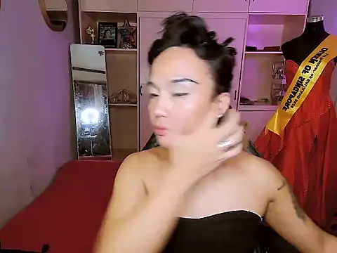 YourNikkieXxx online show from 10/26/25, 08:15