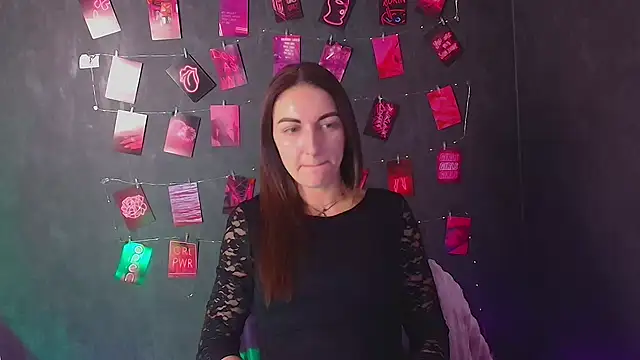 Aurora Loveu online show from 12/22/25, 12:29