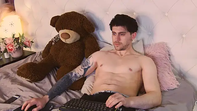 Oscar Miller  online show from 03/20/26, 09:41