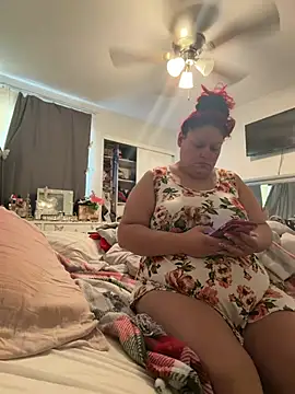 Snapshot of xHelloKitty chatting on 03/24/26, 11:32 xHelloKitty online show from 03/24/26, 11:32