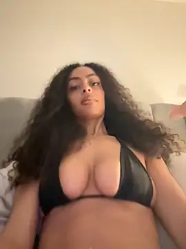 yasmingarcia online show from 12/02/25, 02:12