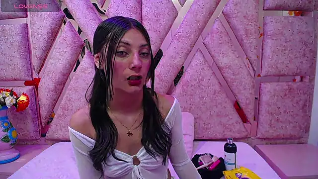  Luna Bennett online show from 04/10/26, 03:12