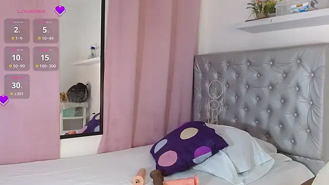 angiellam online show from 10/31/25, 02:18