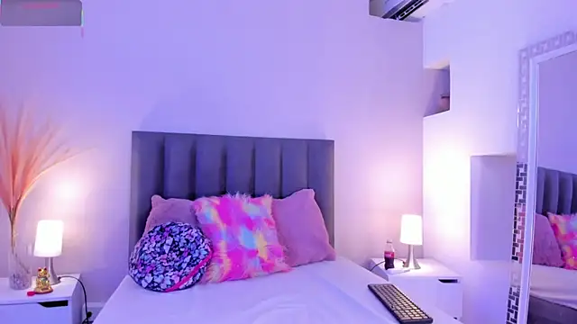 KendraChavez  online show from 09/23/25, 08:45