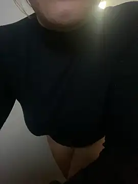 Snapshot of Julay2232 chatting on 11/09/25, 10:57 Julay2232 online show from 11/09/25, 10:57