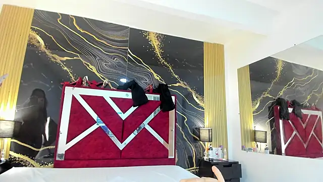 VioletRose as online show from 11/08/25, 04:56