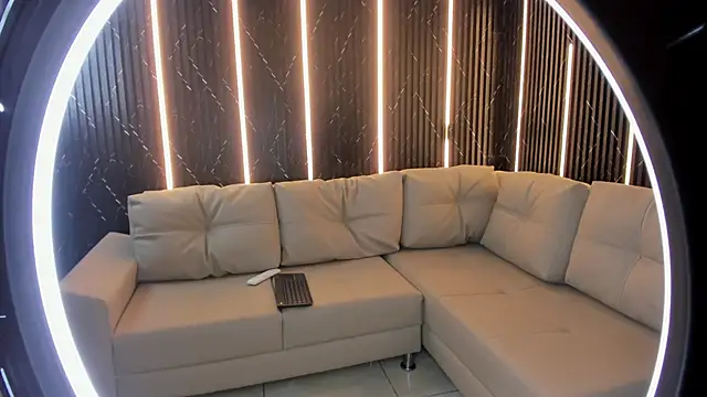 VioletRose as online show from 04/11/26, 09:30