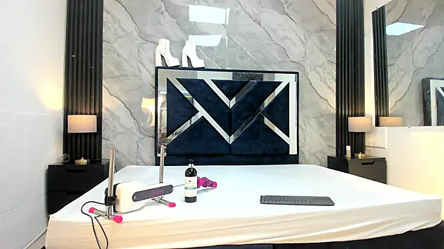 Snapshot of VioletRose_as chatting on 04/30/26, 07:53 VioletRose as online show from 04/30/26, 07:53