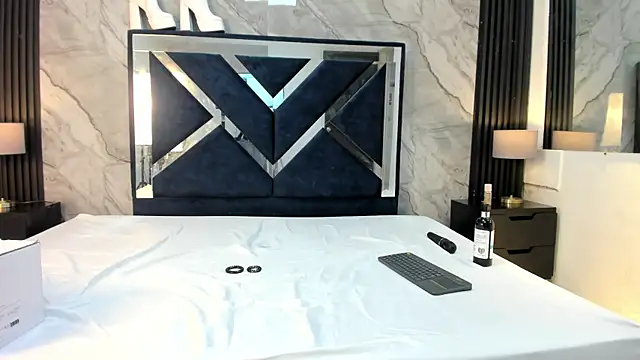 Snapshot of VioletRose_as chatting on 04/30/26, 08:57 VioletRose as online show from 04/30/26, 08:57